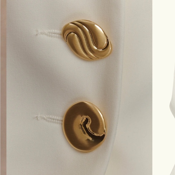 Meshki Alix Mixed Button Vest - Picture 6 of 11